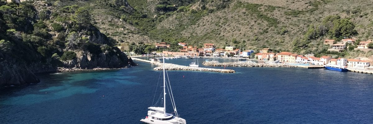 AU MOUILLAGE / AU PORT 5