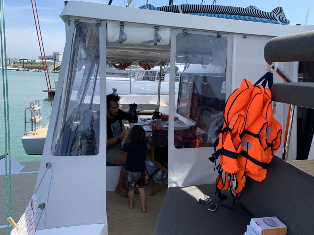 Un tour du monde avec 4 enfants à bord d’un NEEL 43 : le témoignage de la famille SAIL AND SURF 4